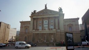 Staatsoper verlassen am Tage